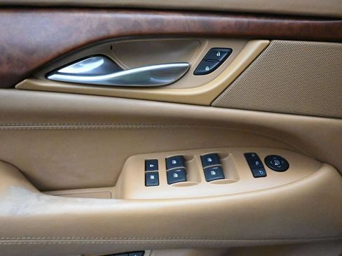 Used 2016 Cadillac Escalade Platinum AWD/4WD image 11