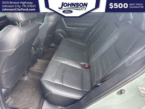 Used 2021 Toyota RAV4 XLE Premium AWD/4WD image 31