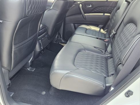 Used 2024 INFINITI QX80 Sensory AWD/4WD image 10