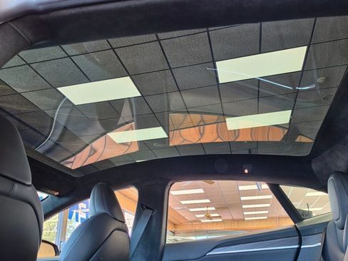 Used 2022 Tesla Model S AWD/4WD image 17