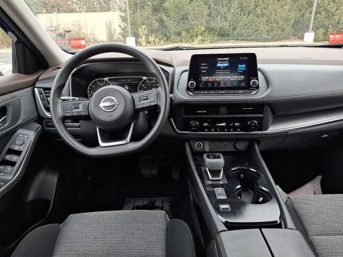 Used 2023 Nissan Rogue SV image 21