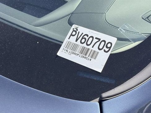 Used 2023 Volvo XC60 B5 Ultimate w/ Protection Package Premier FWD image 32