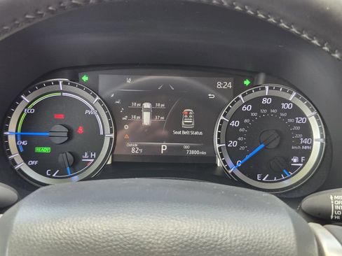 Used 2023 Toyota Highlander XLE AWD/4WD image 10