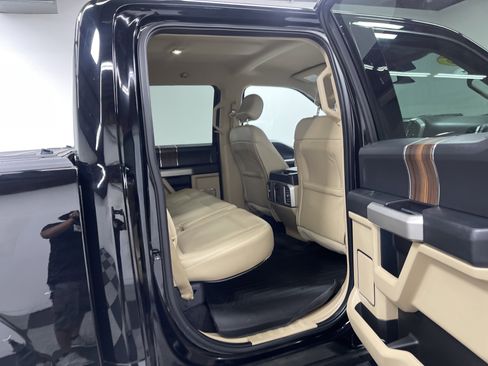 Used 2016 Ford F150 Lariat w/ Equipment Group 502A Luxury AWD/4WD image 19