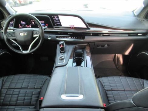 Used 2021 Cadillac Escalade Sport Platinum w/ LPO, ONYX Package image 11