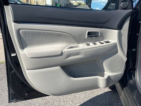 Used 2017 Mitsubishi Outlander Sport ES FWD image 9