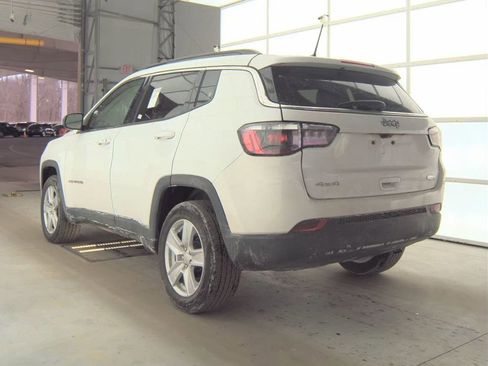 Used 2022 Jeep Compass Latitude image 2