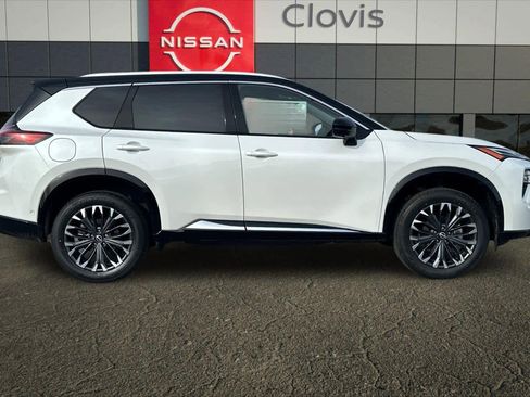 New 2026 Nissan Rogue Platinum image 9