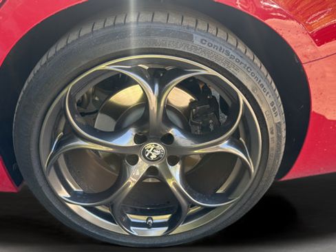 Used 2023 Alfa Romeo Giulia Estrema RWD image 32