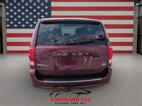 Used 2018 Dodge Grand Caravan SXT FWD image 6