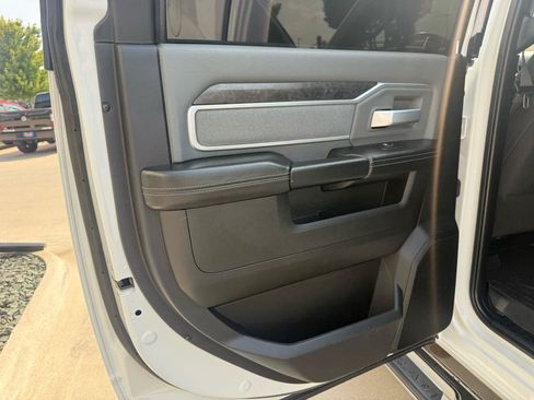 Used 2022 RAM 2500 Big Horn w/ Level 1 Equipment Group AWD/4WD image 14