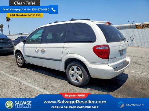 Used 2005 Dodge Caravan SXT w/ Popular Equipment Group FWD image 3