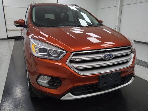 Used 2019 Ford Escape Titanium AWD/4WD image 14