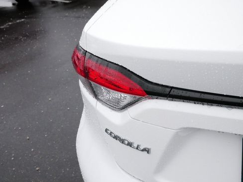 Certified 2025 Toyota Corolla LE image 17