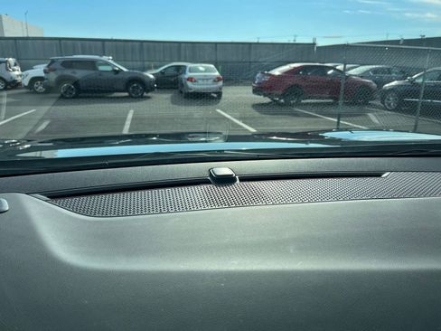 Used 2025 Chevrolet Equinox LT image 18