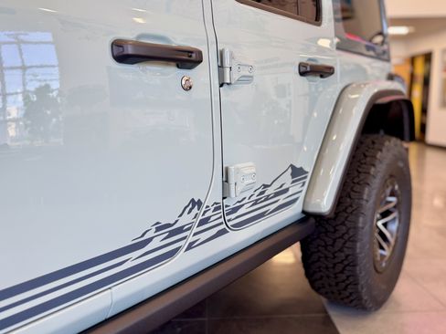 New 2026 Jeep Wrangler Unlimited Rubicon w/ Rockslide Package AWD/4WD image 4