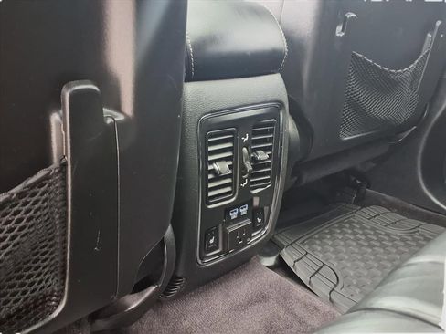 Used 2017 Jeep Grand Cherokee Limited w/ Luxury Group II image 33