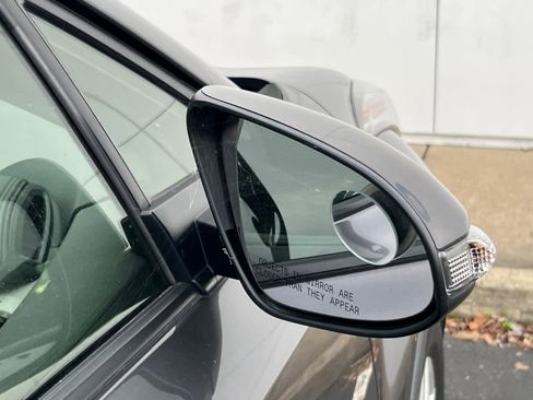 Used 2021 Toyota C-HR LE image 13