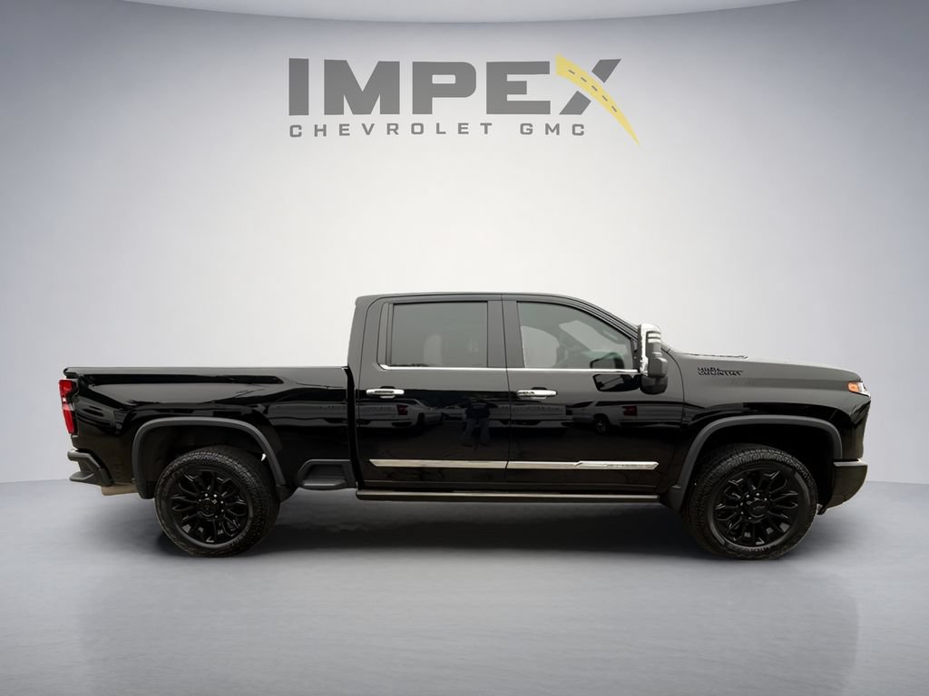Used 2025 Chevrolet Silverado 2500 High Country w/ High Country Premium Package AWD/4WD image 6