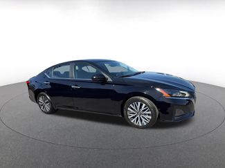 Used 2025 Nissan Altima 2.5 SV FWD video 2