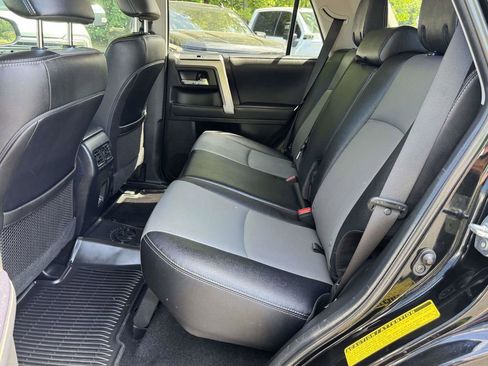 Used 2022 Toyota 4Runner SR5 Premium w/ Moonroof Package RWD image 17