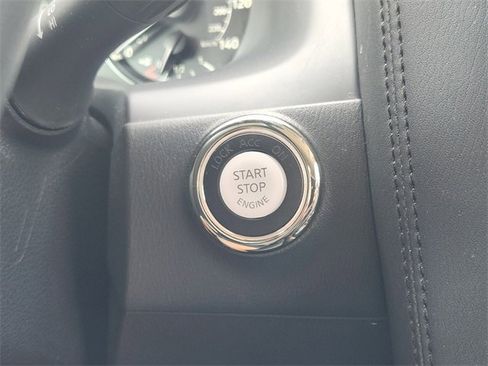 Used 2022 Nissan Armada SL w/ Captain's Chairs Package image 21