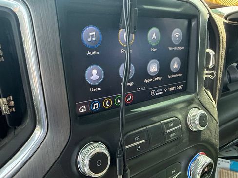 Used 2022 GMC Sierra 2500 Denali w/ Denali Ultimate Package AWD/4WD image 2