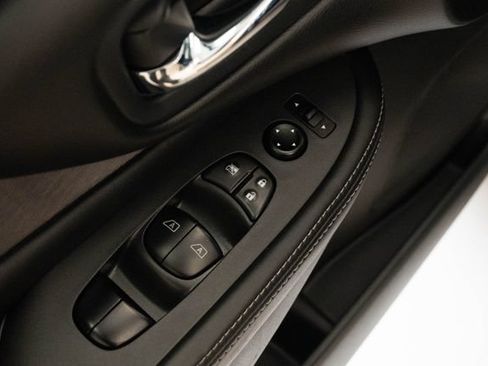Used 2024 Nissan Murano SV FWD image 15