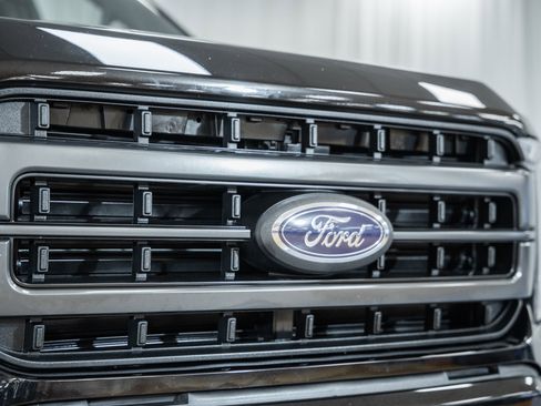 Used 2023 Ford F150 Lariat w/ Equipment Group 502A High image 7