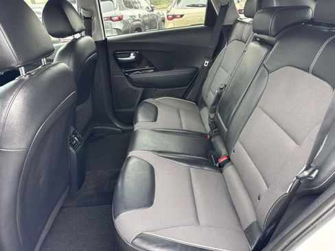 Used 2019 Kia Niro EX image 10