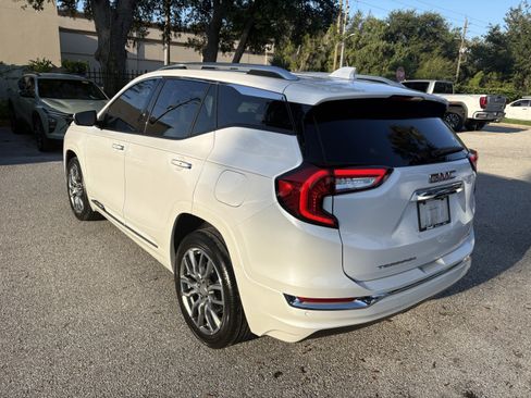 Used 2024 GMC Terrain Denali AWD/4WD image 6