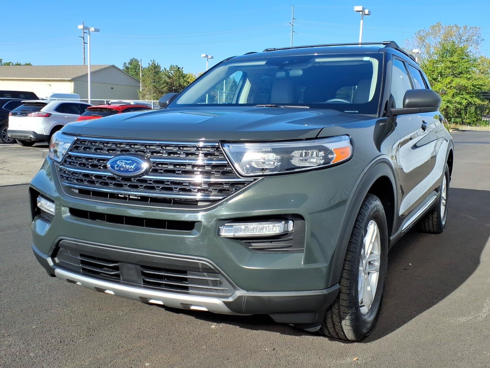 Certified 2023 Ford Explorer XLT w/ Equipment Group 202A AWD/4WD image 3