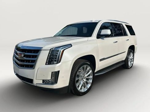 Used 2018 Cadillac Escalade Luxury RWD image 1