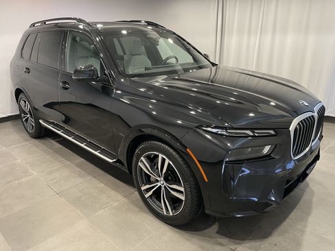 Certified 2025 BMW X7 xDrive40i w/ Executive Package AWD/4WD image 3