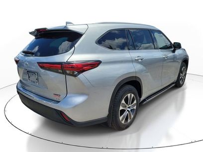 Used 2022 Toyota Highlander XLE