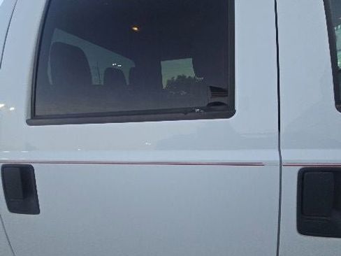 Used 2015 Ford F250 XLT w/ XLT Premium Package AWD/4WD image 5