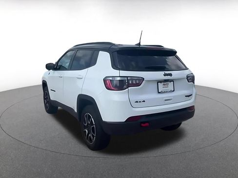 Used 2025 Jeep Compass Trailhawk AWD/4WD image 11