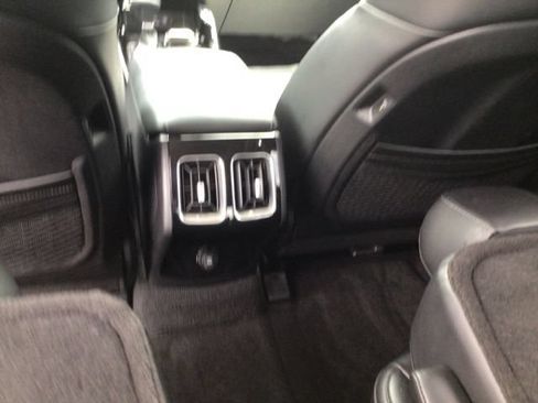 Used 2024 Kia Sorento SX AWD/4WD image 16