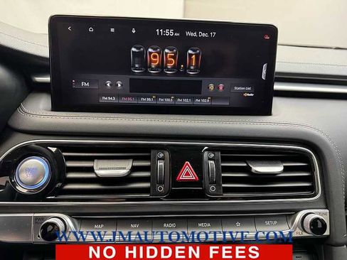 Used 2022 Genesis G70 2.0T image 22