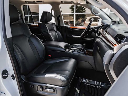 Used 2021 Lexus LX 570 4WD w/ Luxury Package image 35