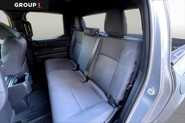 Certified 2025 Toyota Tacoma SR5 AWD/4WD image 22