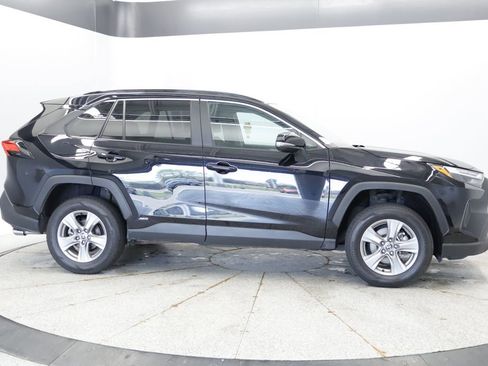 Used 2023 Toyota RAV4 XLE w/ Convenience Package AWD/4WD image 8