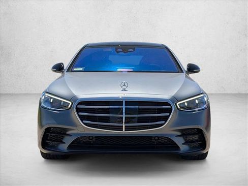 Used 2022 Mercedes-Benz S 580 4MATIC Sedan image 2
