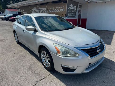 Used 2014 Nissan Altima 2.5 S w/ Display Audio Package FWD image 1
