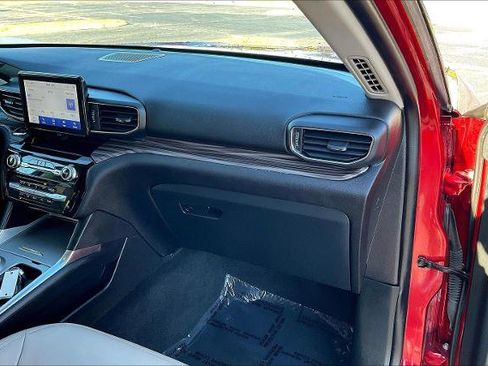 Certified 2024 Ford Explorer Limited image 18