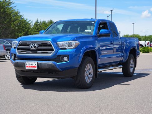 Used 2016 Toyota Tacoma SR5 w/ SR5 Appearance Package (SN) AWD/4WD image 7