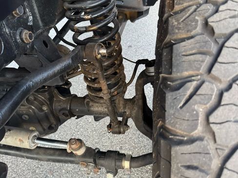 Used 2013 Jeep Wrangler Unlimited Rubicon image 19