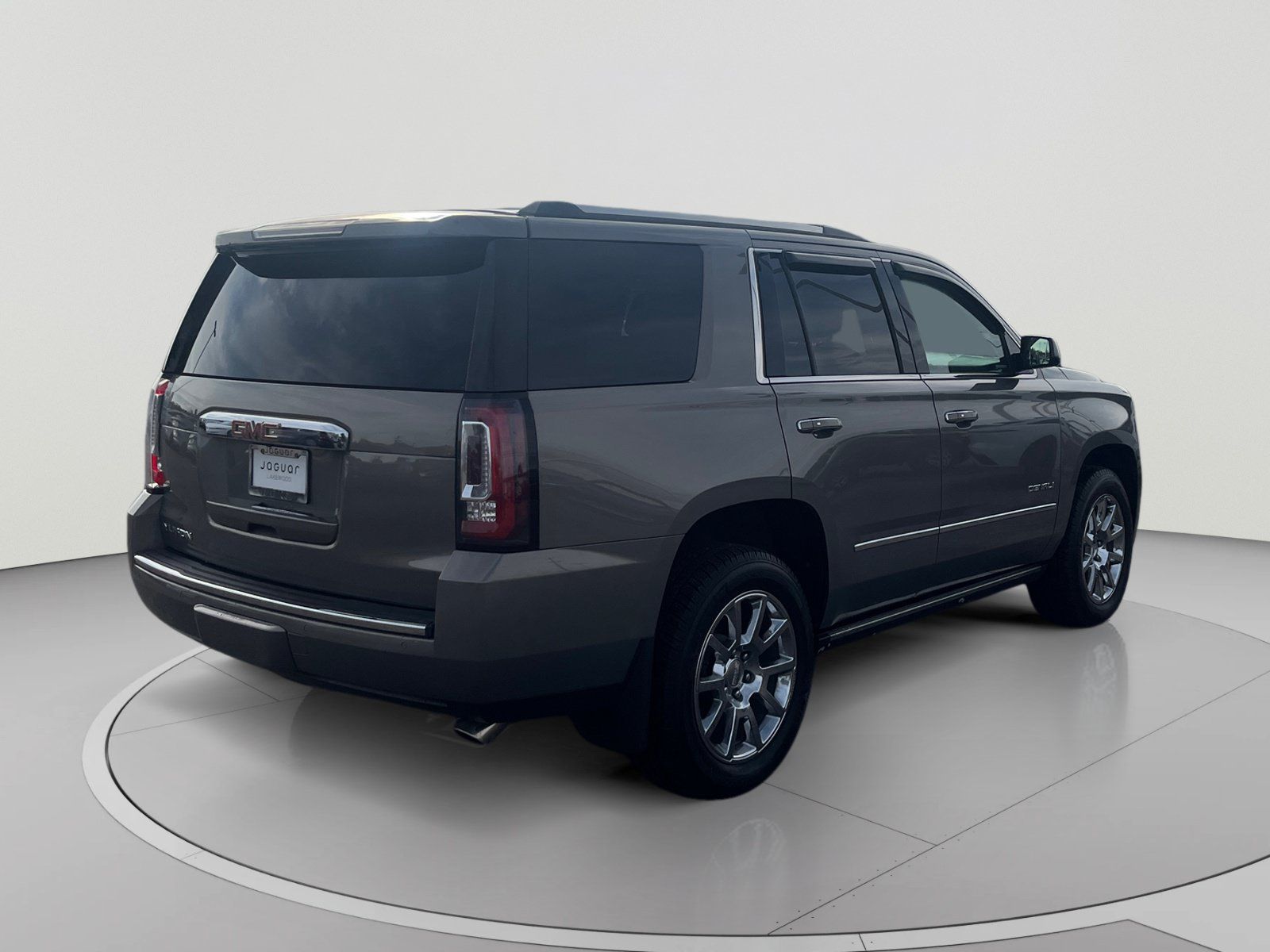 Used 2019 GMC Yukon Denali AWD/4WD image 5