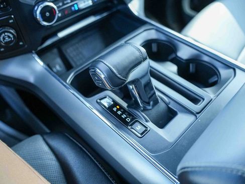 Used 2022 Ford F150 Lariat w/ Equipment Group 502A High image 44