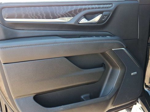 Used 2024 GMC Yukon XL Denali image 28